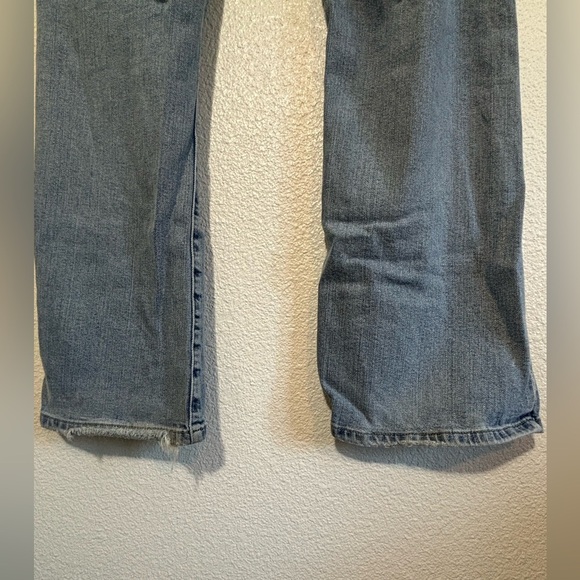 Levi’s Boy Cut Low/Mid Rise Jeans Size Jrs 11 Medium/Light Wash | Classic | - Picture 4 of 10
